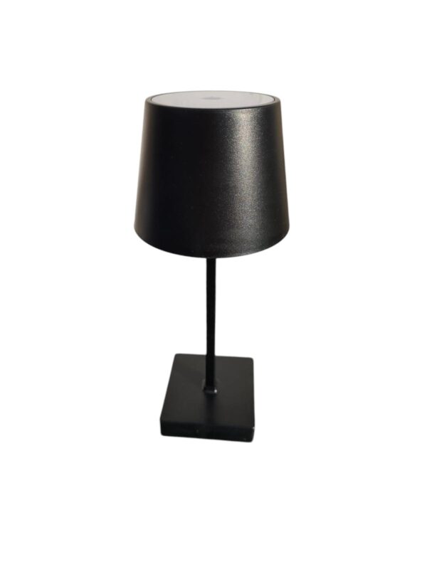Melna galda lampa